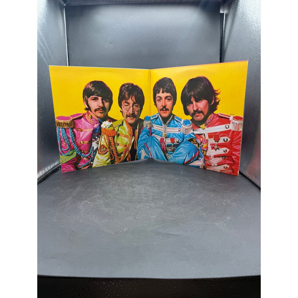 The Beatles Sgt. Pepper's Lonely Hearts Club Band Album Cover - Multicolor - Picture 4 of 7